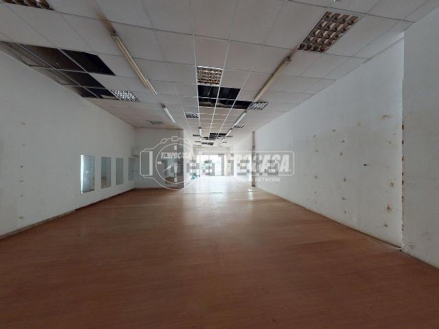 Capannone in vendita di 245 m² in Via Salvatore Fitto, 106