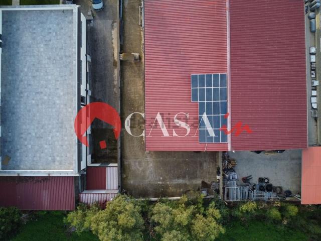 Capannone in vendita di 246 m² in Contrada Piana