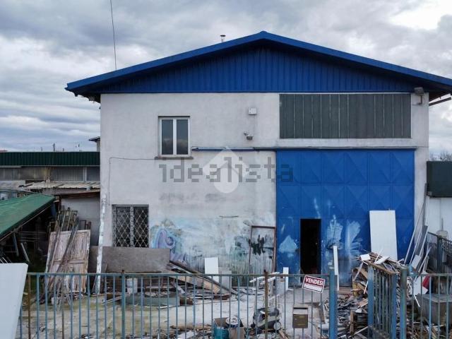 Capannone in vendita di 247 m² in Via Ludovico Lazzaro Zamenhof
