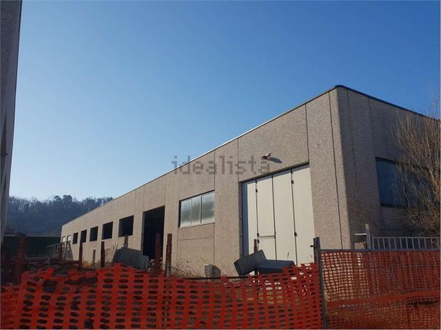Capannone in vendita di 2480 m² in Via Sivo