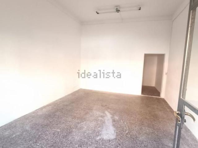 Locale in vendita di 24 m² in Via Filippo Strozzi
