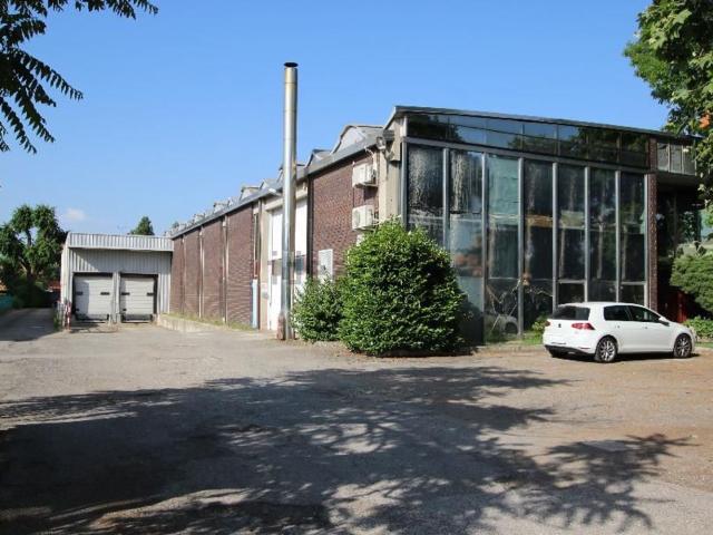 Capannone in vendita di 2500 m²