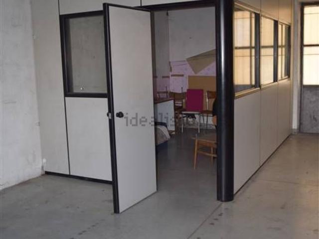 Capannone in vendita di 250 m²