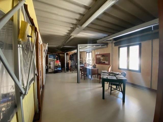 Capannone in vendita di 250 m² in Via Giovanni March