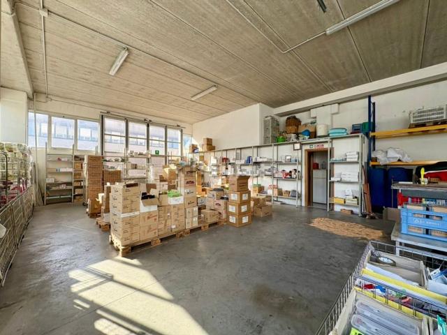 Capannone in vendita di 250 m² in Via degli Arrotini