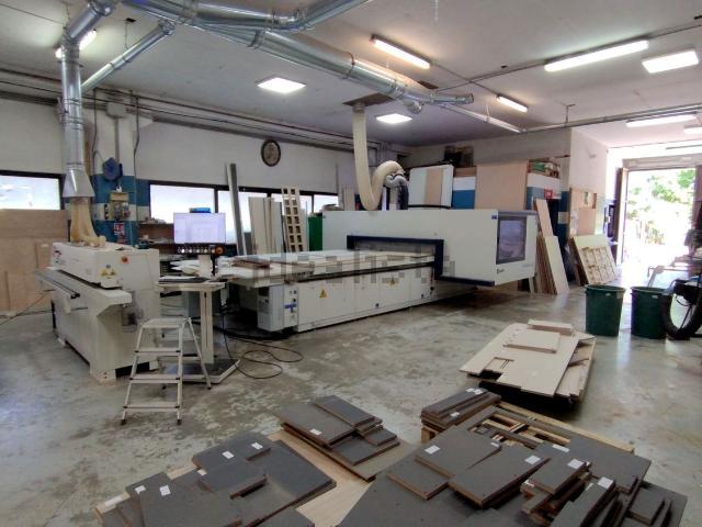 Capannone in vendita di 250 m² in Via Provinciale Piana, 13