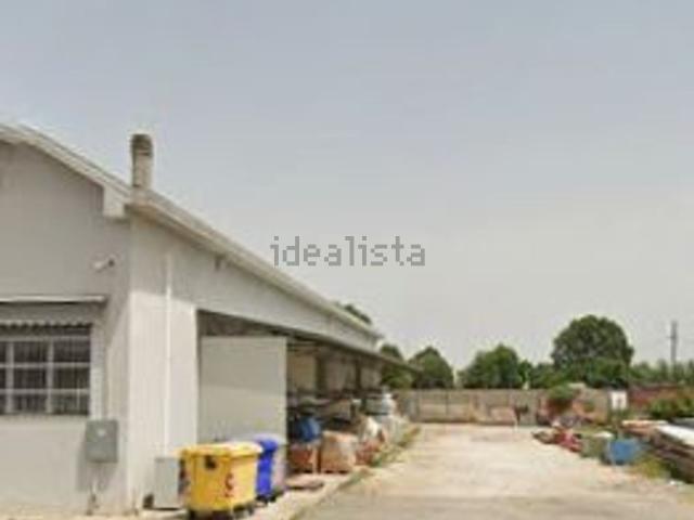 Capannone in vendita di 2541 m² in Via Cairoli, 6