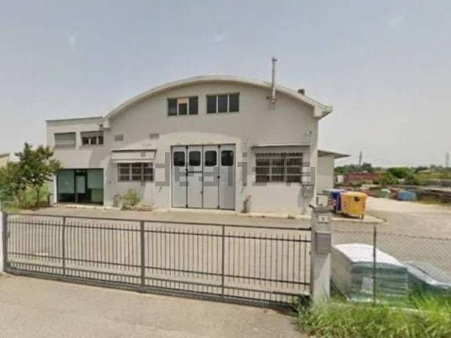 Capannone in vendita di 2541 m² in Via Cairoli, 6