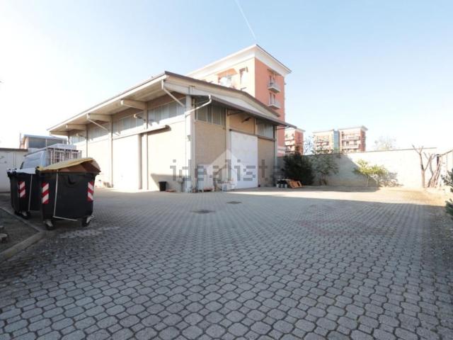 Capannone in vendita di 255 m² in Via Depretis, 15