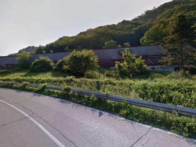 Capannone in vendita di 2600 m² in Via Benale, 10