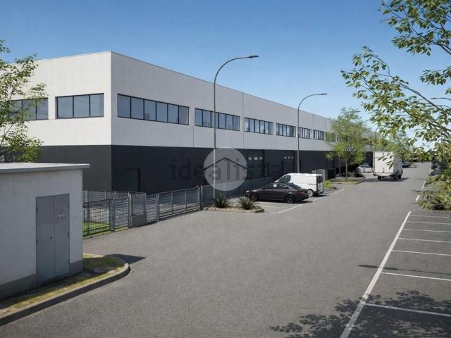 Capannone in vendita di 2600 m² in Via Provinciale, 1
