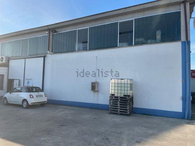 Capannone in vendita di 260 m² in Via Pradone