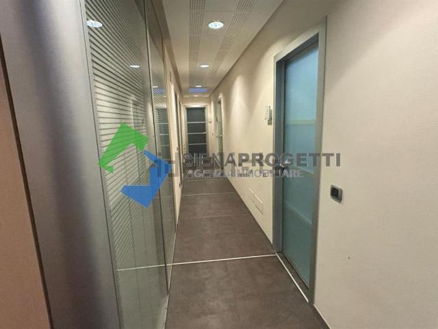 Capannone in vendita di 260 m² in Strada di Renaccio