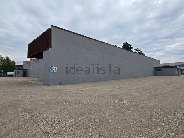 Capannone in vendita di 2625 m² in Via Vigna