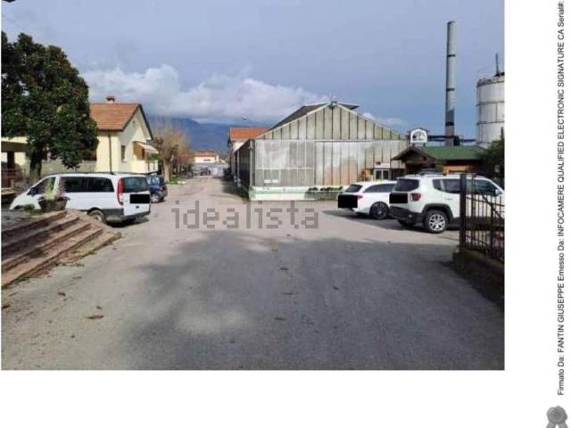 Capannone in vendita di 26500 m² in Via Cinzio Cenedese, 93
