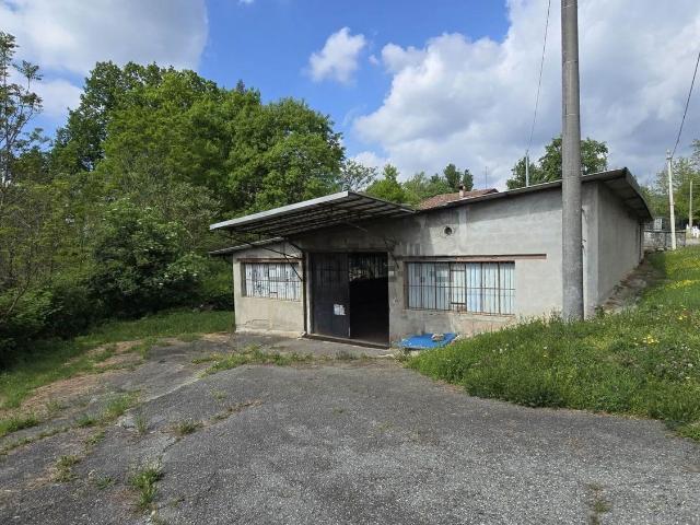 Capannone in vendita di 265 m² in Frazione Bertina, 1