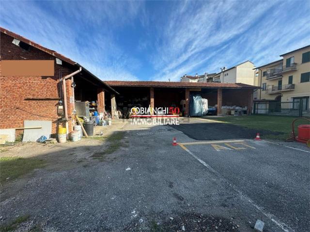 Capannone in vendita di 269 m² in Via al Filatoio