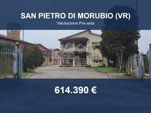 Capannone in vendita di 270 m² in Via Palazzina