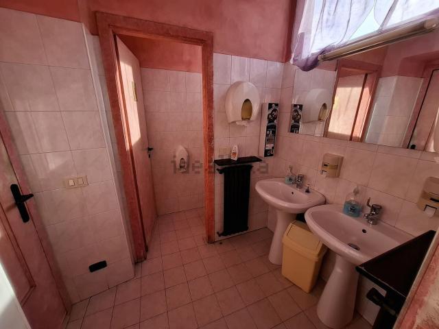 Capannone in vendita di 270 m² in Piazza della Repubblica