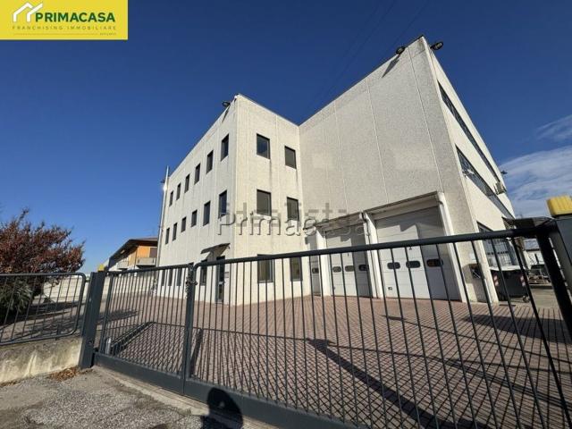 Capannone in vendita di 2732 m² in Via Monti Berici