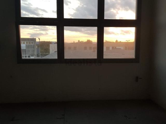 Capannone in vendita di 273 m² in Via Saviabona