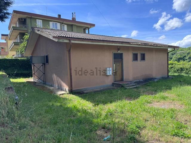 Capannone in vendita di 278 m² in Viale Giacomo Matteotti