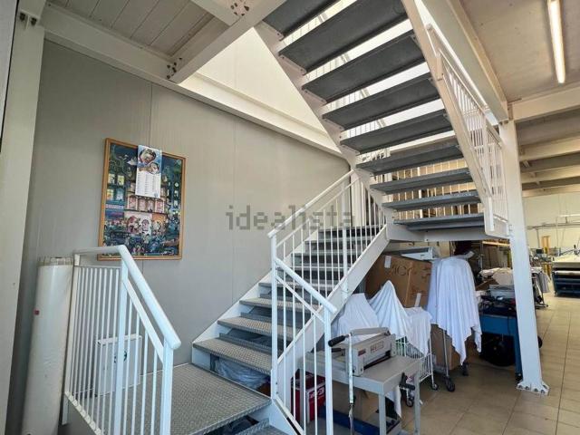 Capannone in vendita di 280 m²
