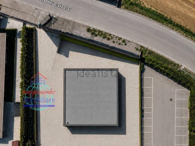 Capannone in vendita di 250 m² in Via dei Calzolai