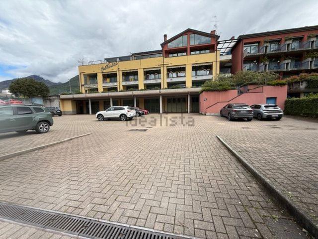 Capannone in vendita di 280 m² in Via Statale
