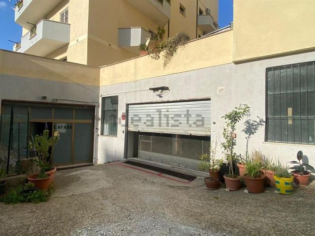 Capannone in vendita di 280 m² in Via Prospero Santacroce