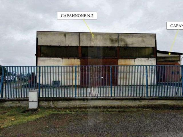 Capannone in vendita di 2842 m²