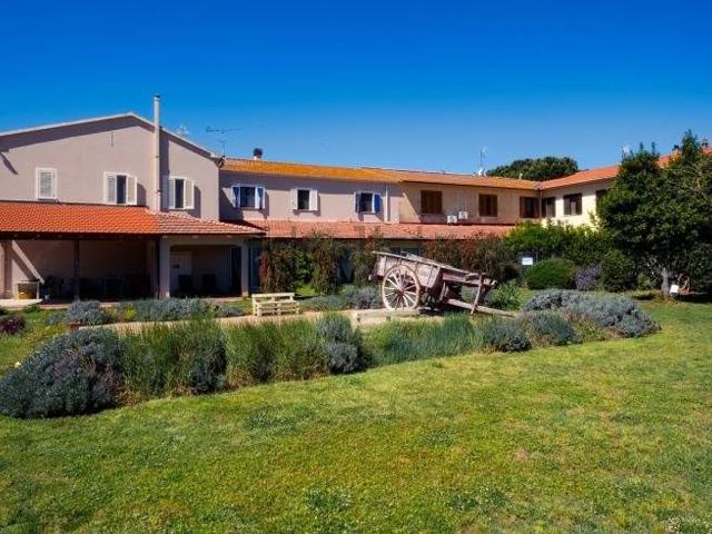 Capannone in vendita di 28535 m² in Via vicinale La Valle