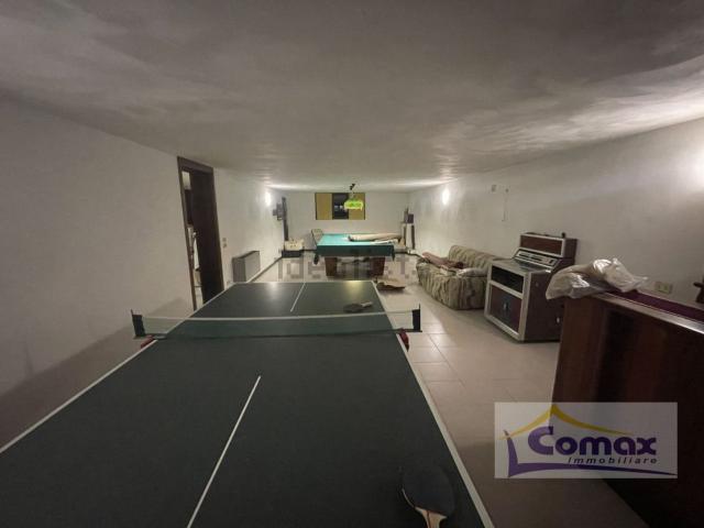 Capannone in vendita di 2870 m² in Via Campo Fiera