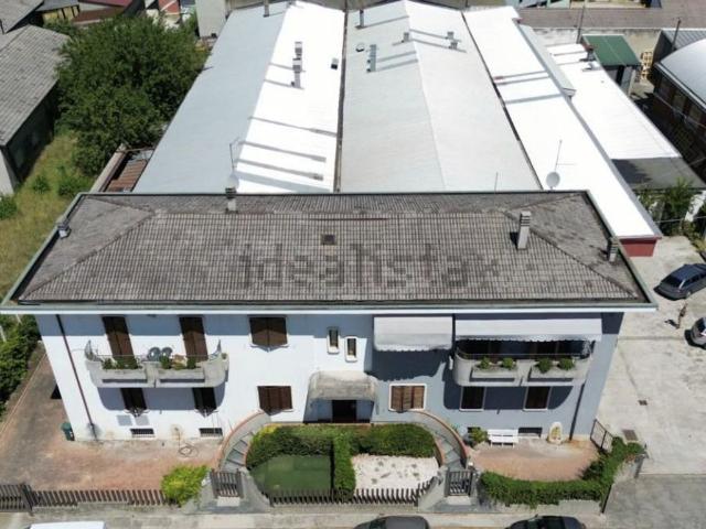 Capannone in vendita di 2880 m² in Via Giorgio La Pira, 10