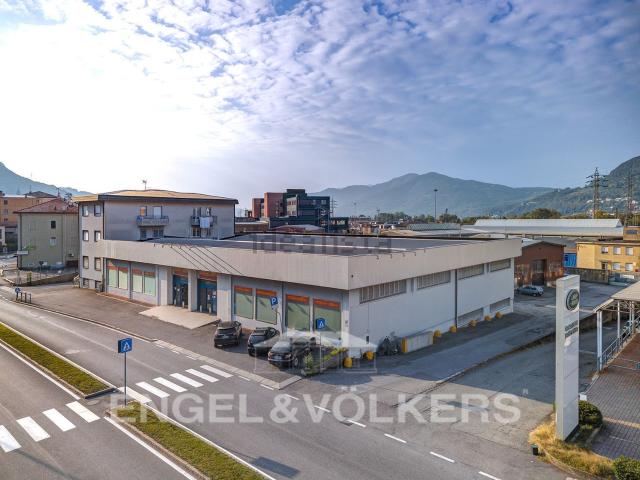 Capannone in vendita di 2891 m² in Corso Carlo Alberto