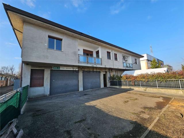 Capannone in vendita di 290 m²