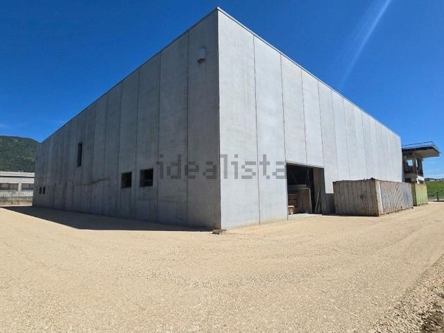 Capannone in vendita di 2975 m² in Via Dante Alighieri