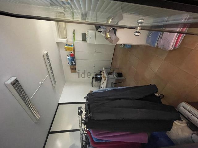 Capannone in vendita di 297 m² in Via Coriano, 58