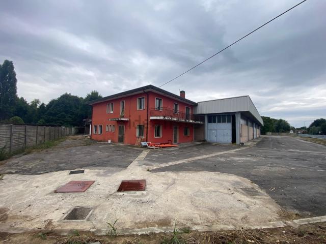 Capannone in vendita di 3000 m²