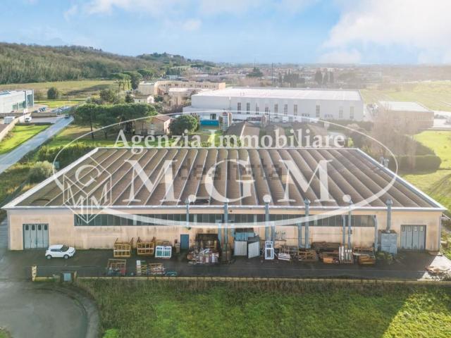 Capannone in vendita di 3000 m²