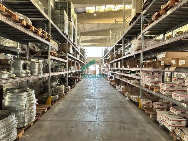 Capannone in vendita di 3000 m² in Strada Provinciale 54