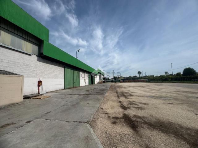 Capannone in vendita di 3000 m² in Via L. Ariosto, 1