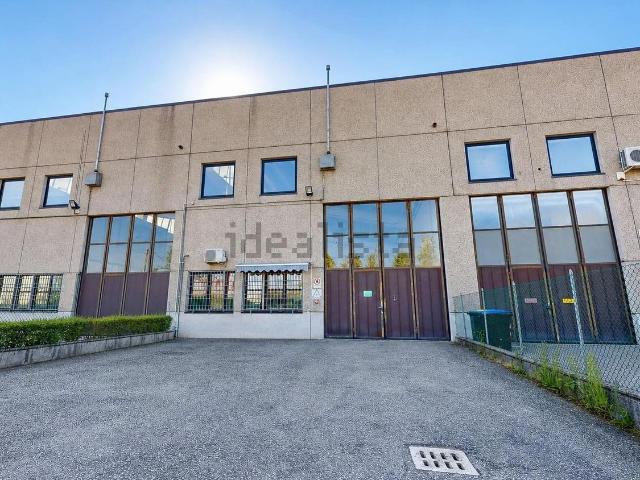 Capannone in vendita di 300 m²