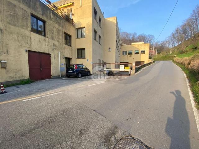 Capannone in vendita di 300 m² in Via Acquasanta, 102