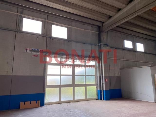 Capannone in vendita di 300 m² in Via Boettola Il Traversa