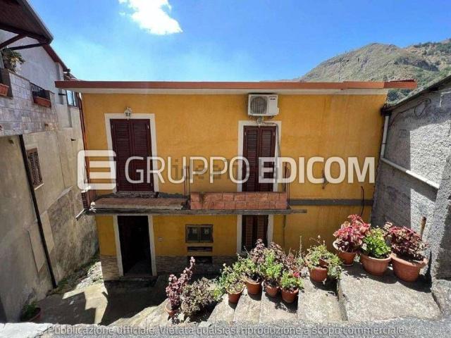 Capannone in vendita di 300 m² in Via Giuseppe Mazzini