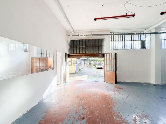 Capannone in vendita di 300 m² in Via Giuseppe Mejo Voltolina, 11
