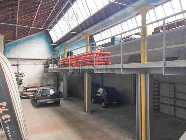 Capannone in vendita di 300 m² in Via Don Peppino Brusadelli, 23