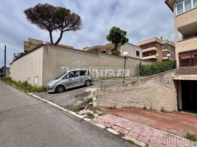 Capannone in vendita di 300 m² in Via della Fornacetta