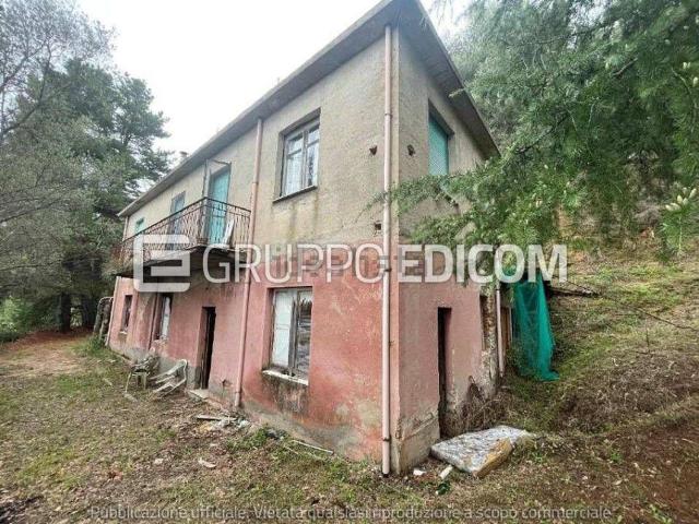 Capannone in vendita di 300 m² in Via Nino Bixio